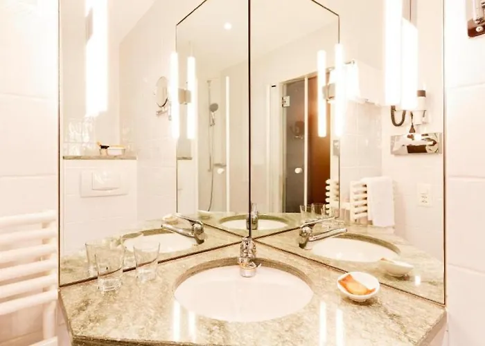 The Excelsior أروسا