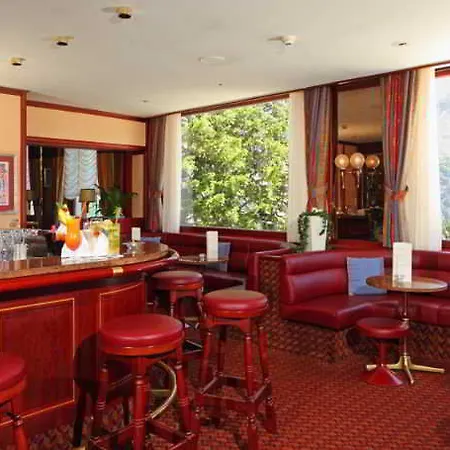 מלון The Excelsior ארוזה